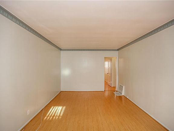4th image of 1805 Camden Ave