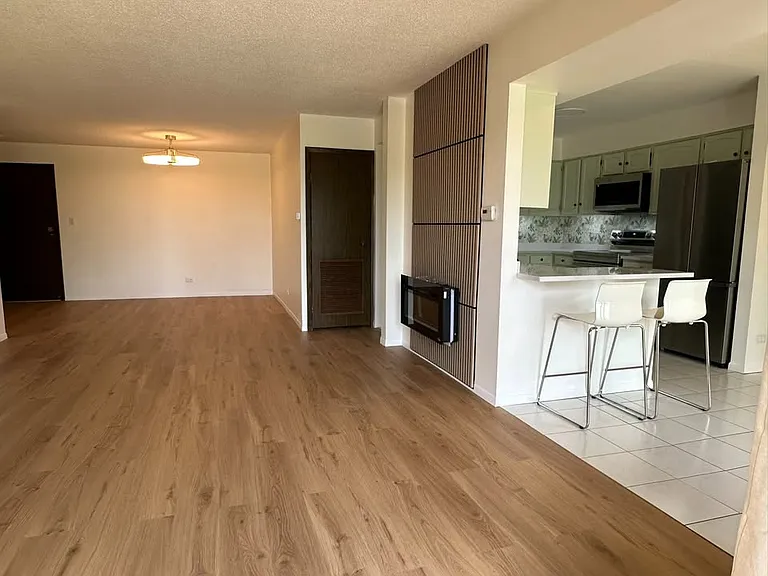 601 Huntington Commons Rd #202 — Photo 16
