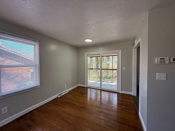 2nd image of 321 Raeford Ave #321
