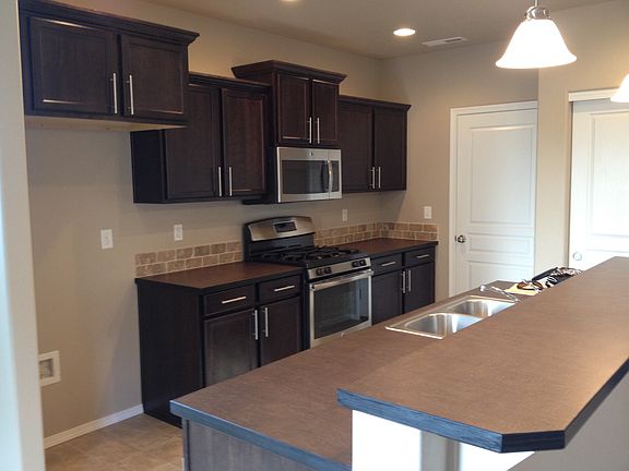 3rd image of 601 SE Gleneden Pl