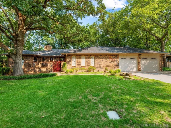 2017 Skyline Dr, Bartlesville, OK 74006