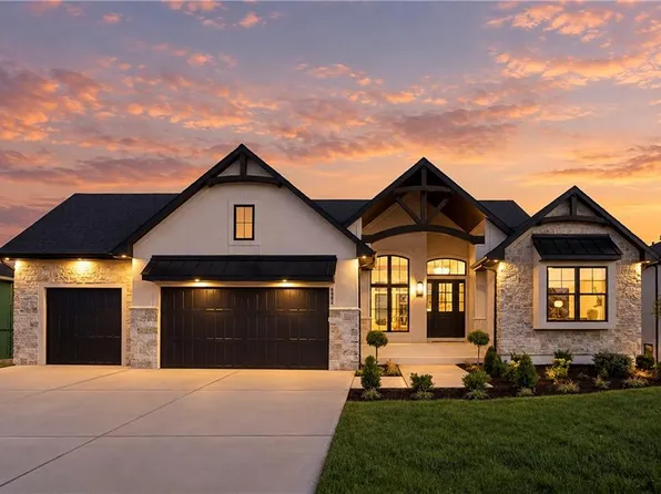 8982 Ginger St, Lenexa, KS 66227