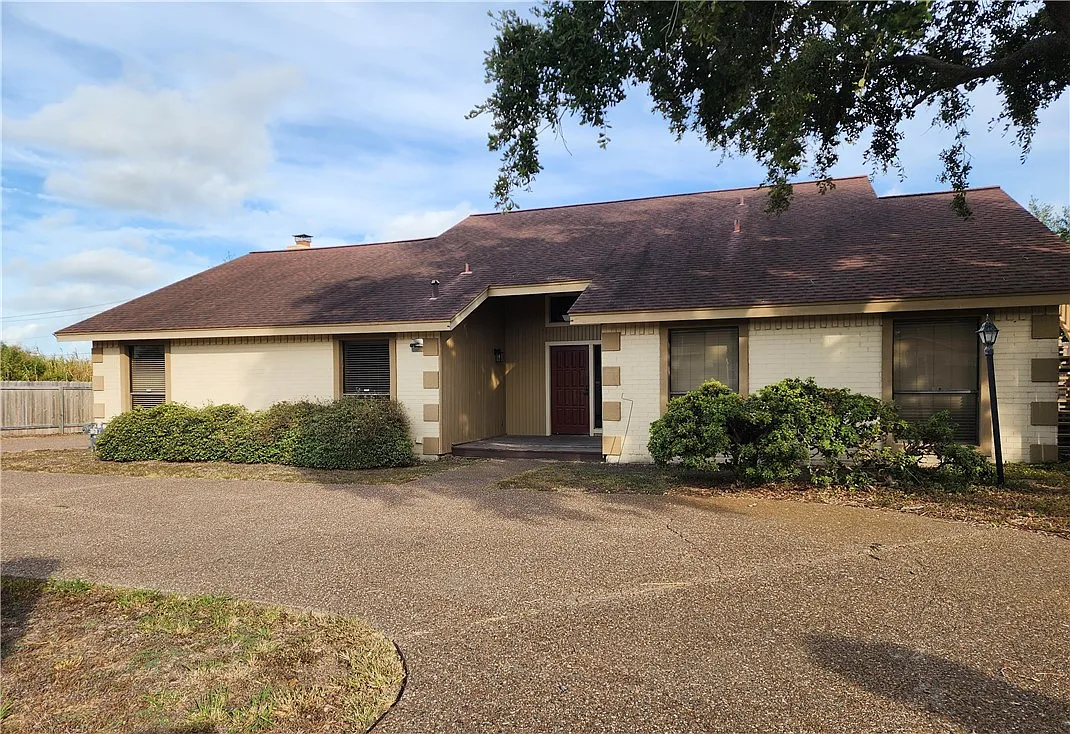 3 bed, 3.0 bath, 1930 sqft, $3,000 — Photo 2
