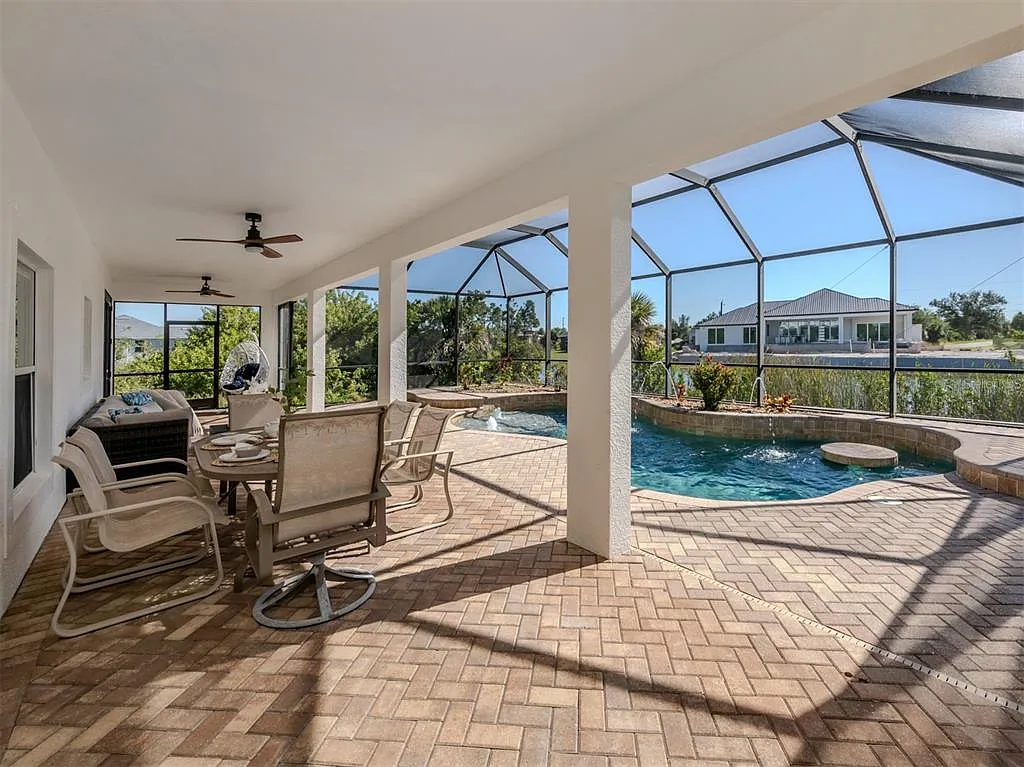 4 bed, 2.5 bath, 2768 sqft, $5,500 — Photo 4