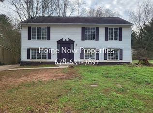 2124 Scarbrough Dr, Stone Mountain, GA 30088