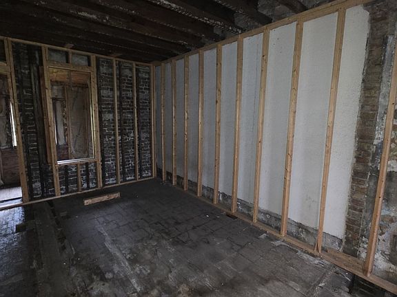 5th image of 10744 S Langley Ave