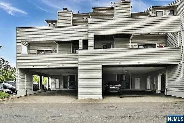 1st image of 833 Topsail Ln