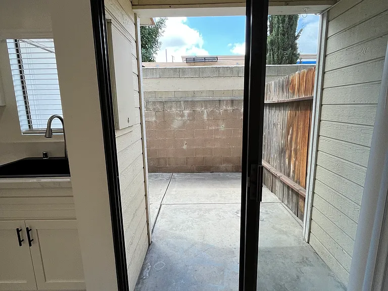 1216 E La Palma Ave — Photo 9