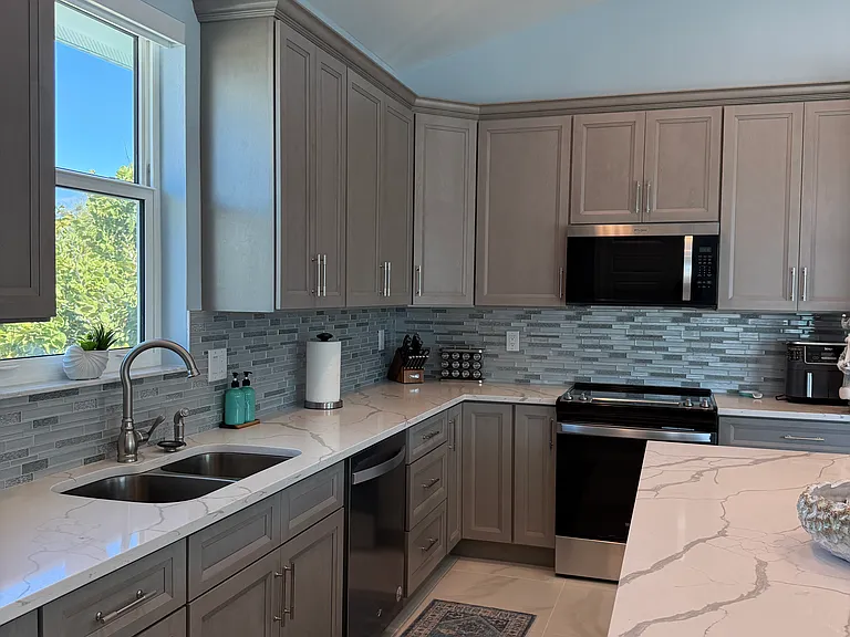 111 Madison Ct — Photo 11