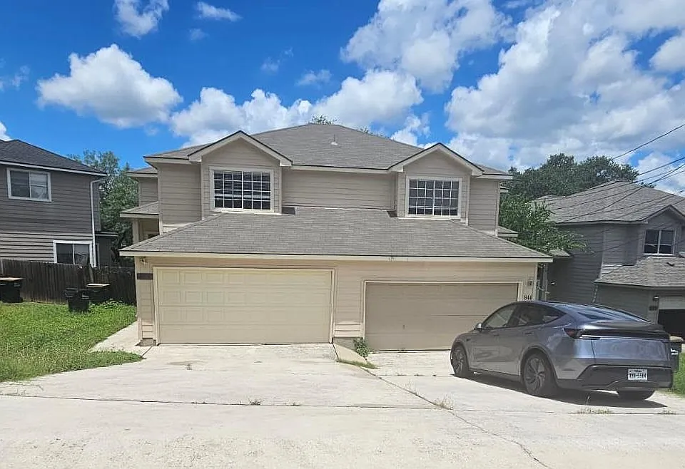 844-846 Sagewood Trl