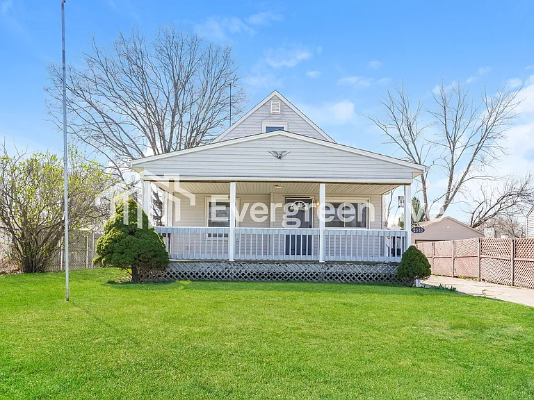 2540 E 38th St — Photo 1