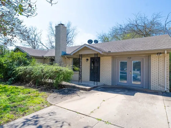 1018 N Vanderveer St, Burnet, TX 78611