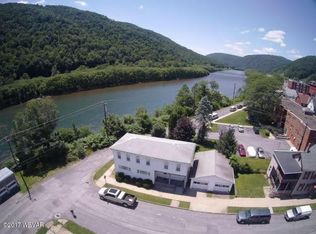 377 Champlain Ave, Renovo, PA 17764