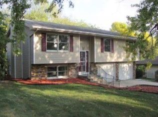 106 Briar Ln, Morris, IL 60450