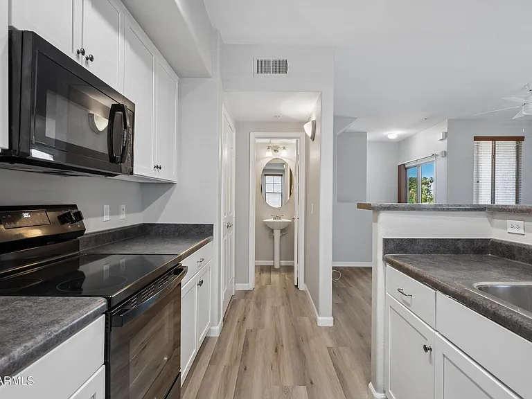 2402 E 5th St #1427 — Photo 15