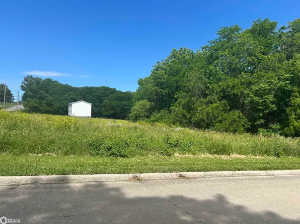W Garfield St, Clarinda, IA 51632