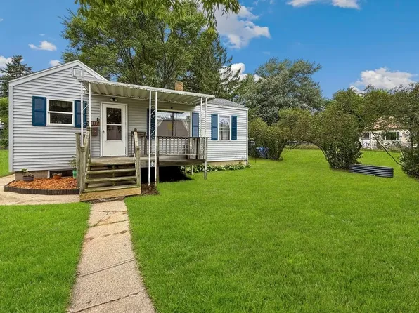 1813 14th St, Menominee, MI 49858