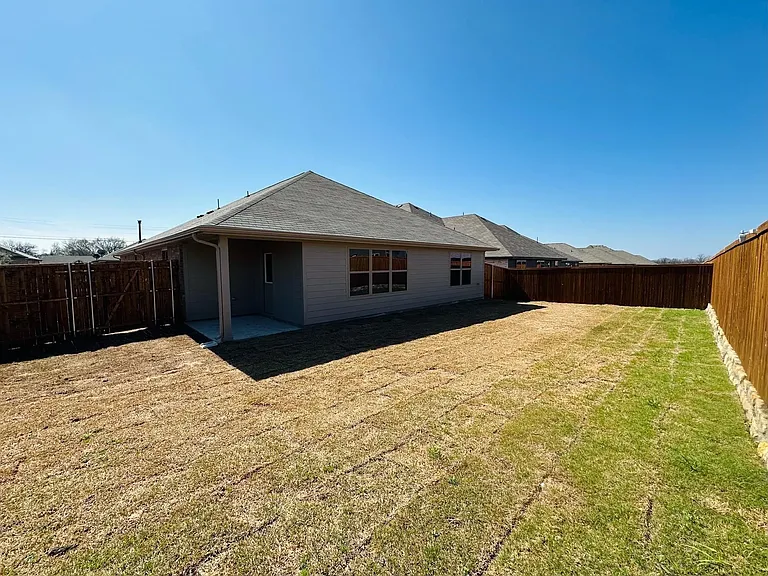 524 Hickory Ridge Dr — Photo 17