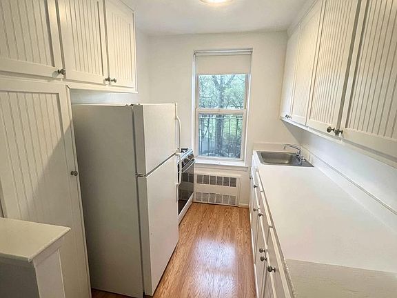 2nd image of 4295 Webster Avenue #4A