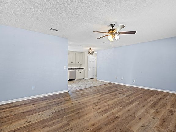 4th image of 9 Browning Ave