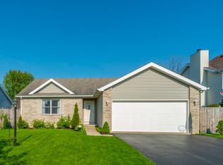 1521 Acacia Ln, Woodstock, IL 60098
