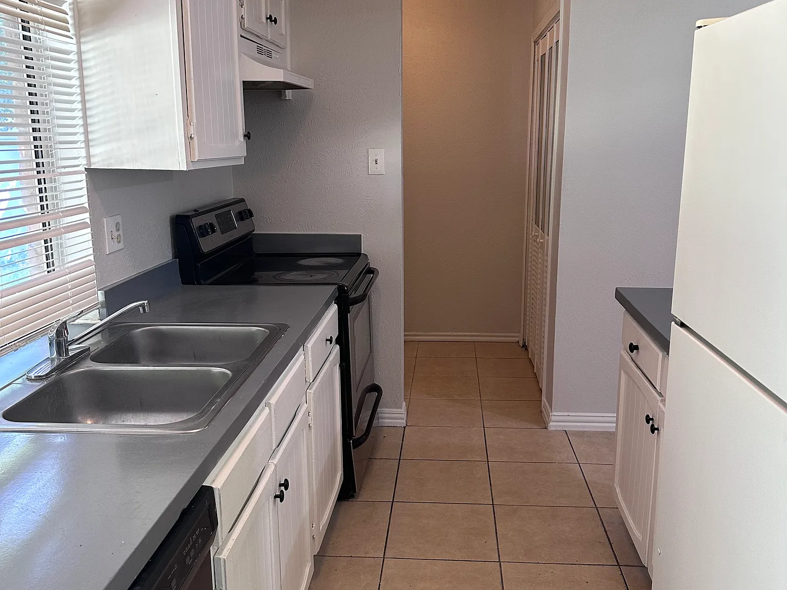 4 bed, 1448 sqft, $2,175 — Photo 3