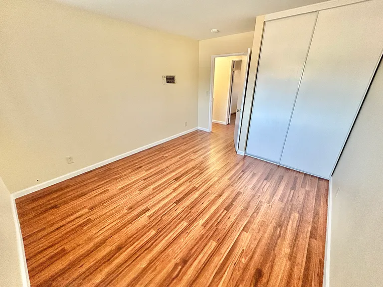 1160 N Broadway #14 — Photo 16