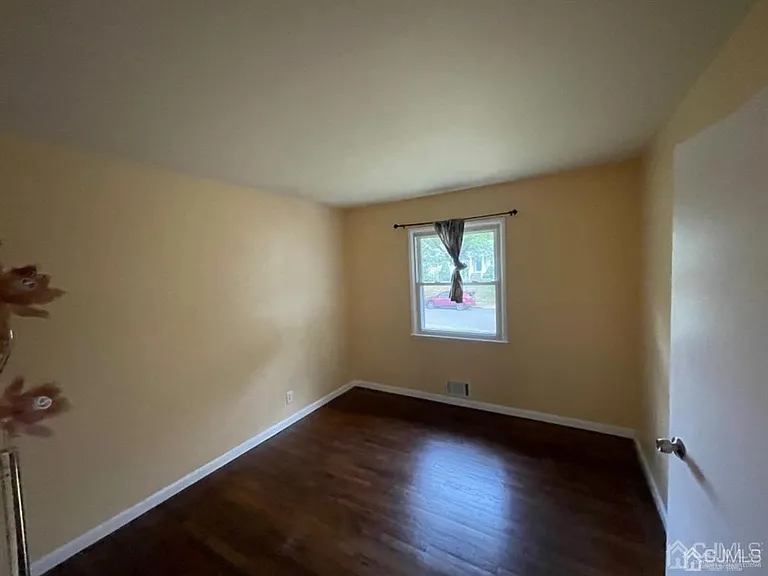 210 Runyon Ave — Photo 10
