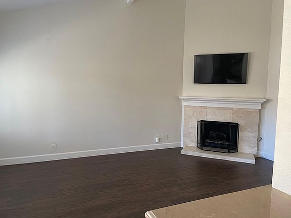 4th image of 2185 Birchdale Dr
