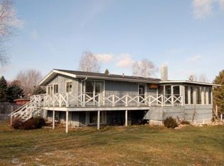 E1873 Lake Shore Dr, Iola, WI 54945