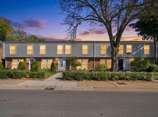 911 Waukegan Rd UNIT B, Deerfield, IL 60015