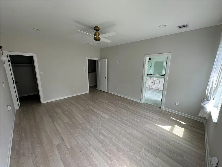 2032 W Tidwell Rd — Photo 11