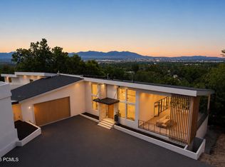 2662 E Comanche Dr, Salt Lake City, UT 84108