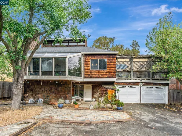 166 Canyon Lake Dr, Port Costa, CA 94569