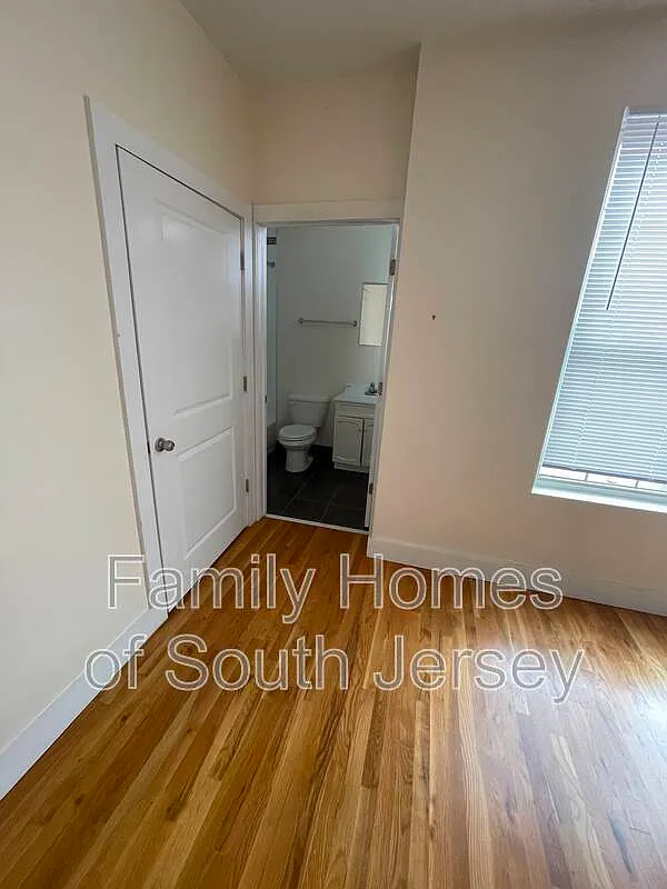 3 bed, 3.5 bath, 1800 sqft, $1,900 — Photo 3