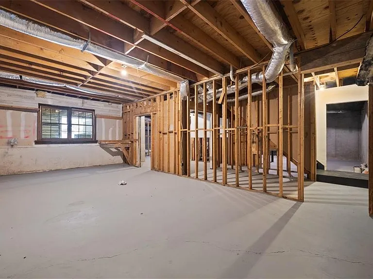 2120 Skyland Cove Ln — Photo 40
