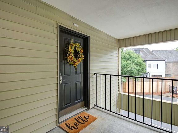3rd image of 2657 Lenox Rd #213