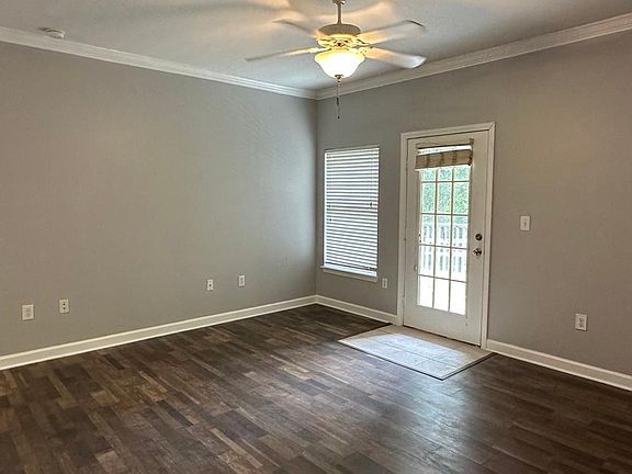 3rd image of 18175 Sterling Gate Cir