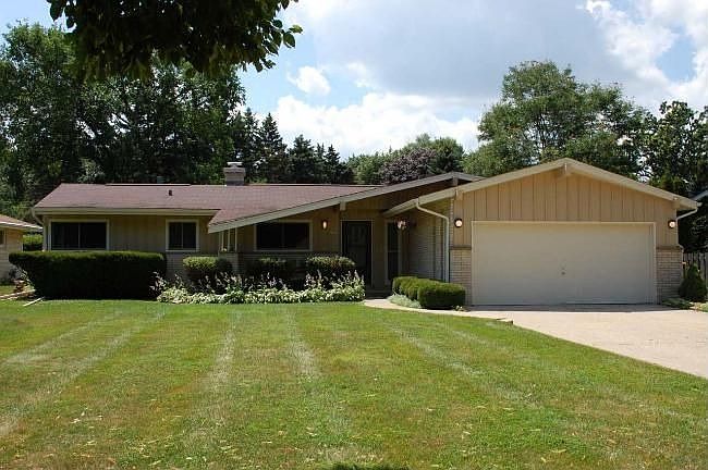 1st image of 3325 N Knoll Ter