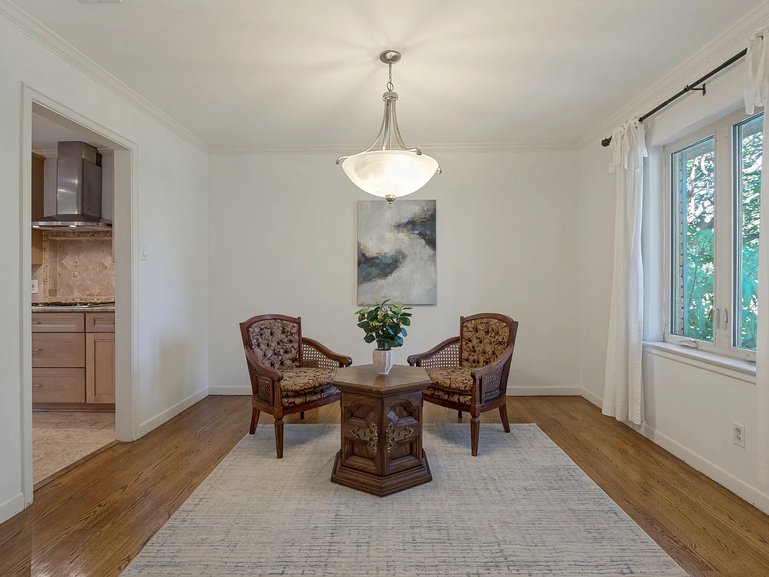 3 bed, 1886 sqft, $4,650 — Photo 4