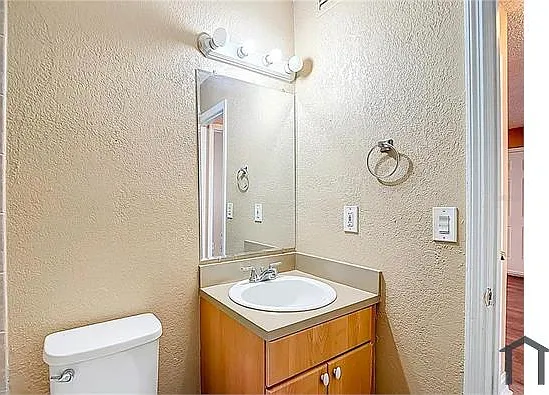 2 bed, 800 sqft, $1,800 — Photo 1