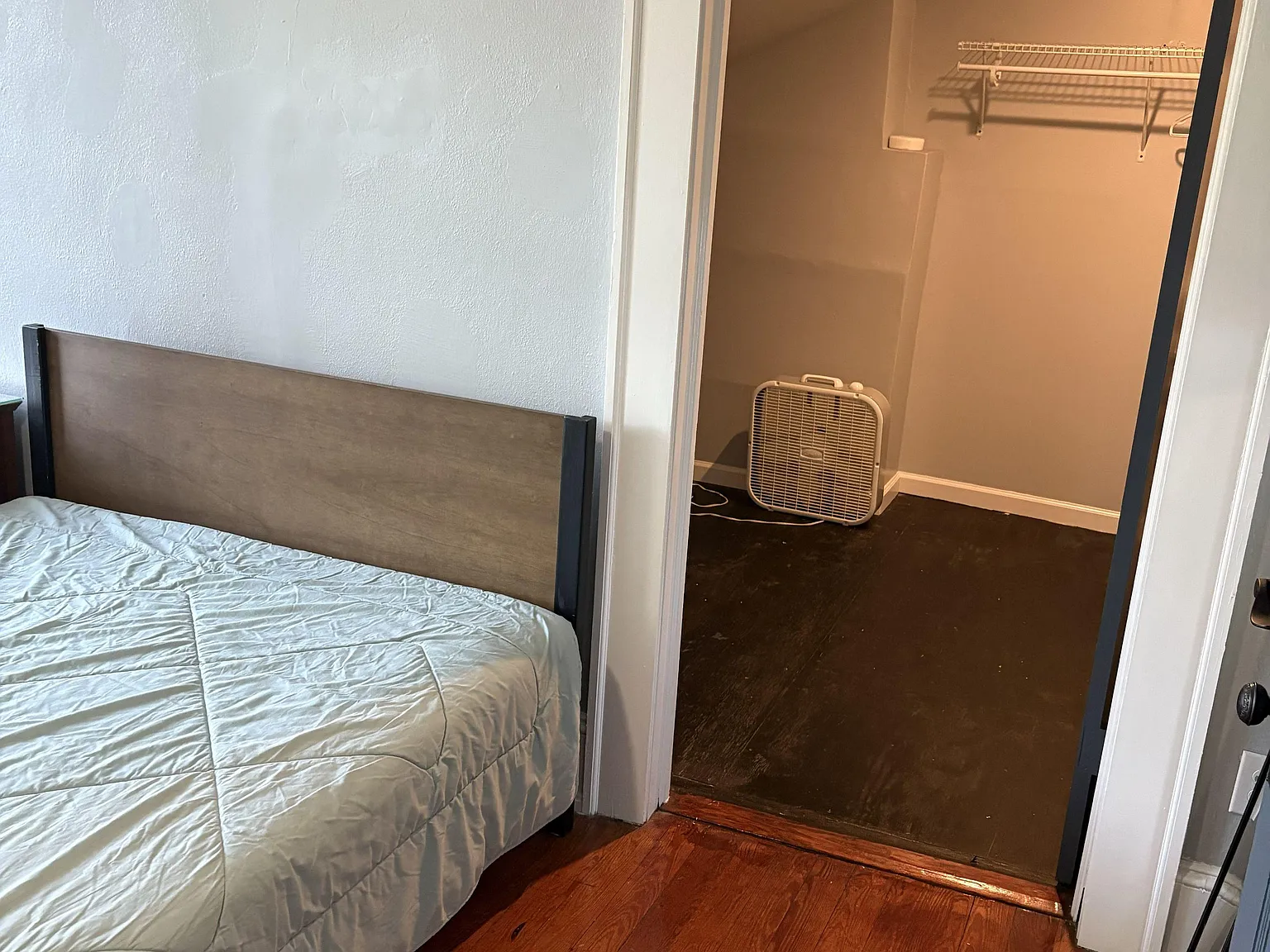 4 bed, 1.0 bath, 4158 sqft, $910 — Photo 3