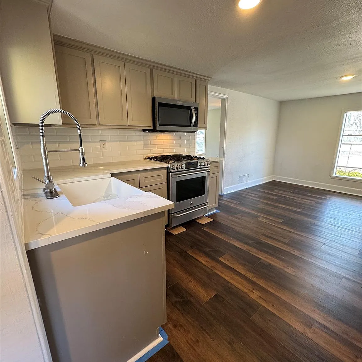 1 bed, 1.0 bath, 700 sqft, $1,150 — Photo 4