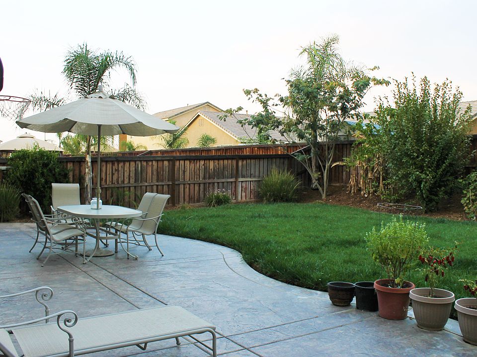 2nd image of 27080 Emerald Cove Ct