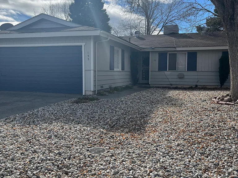 155 E Lincoln Way — Photo 1