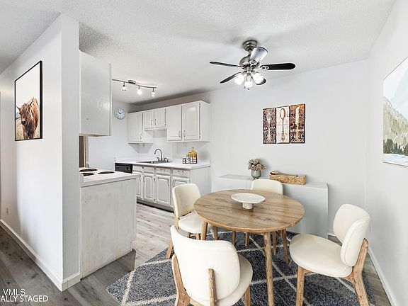 4th image of 1061 W Beaver Creek Blvd #G104