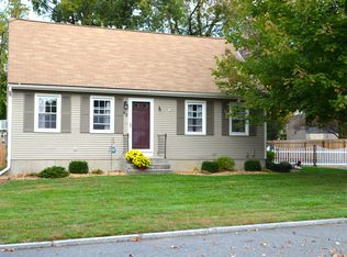 92 Tulsa St, Springfield, MA 01118