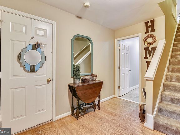 4th image of 343 Barnfield Sq NE