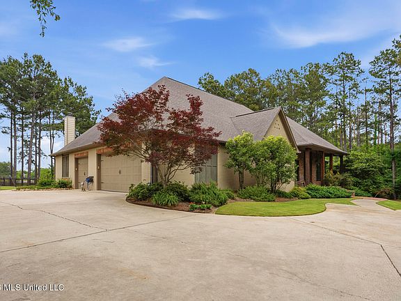 3rd image of 426 Mannsdale Rd