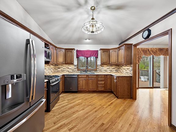 5th image of 727 Old Hunt Rd